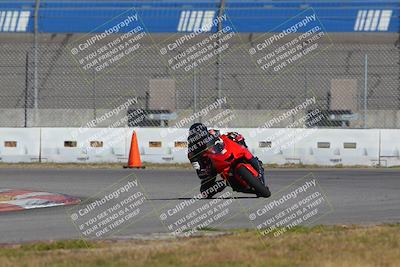 media/Nov-26-2022-Fastrack Riders (Sat) [[b001e85eef]]/Level 2/Session 3 Outside Turn 9/